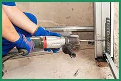 Quality Garage Door Service Crowley, TX 682-422-9722 - installation-sid-gr-22m